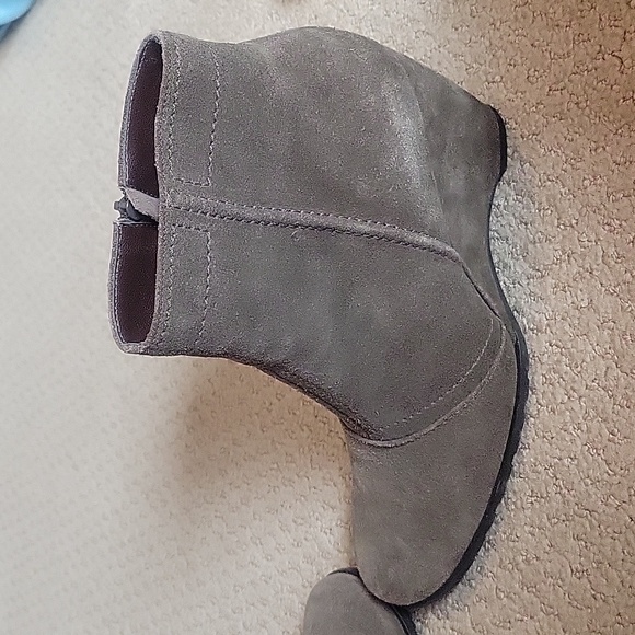 Franco Sarto Sz 8 Gray Suede Booties - Picture 5 of 12